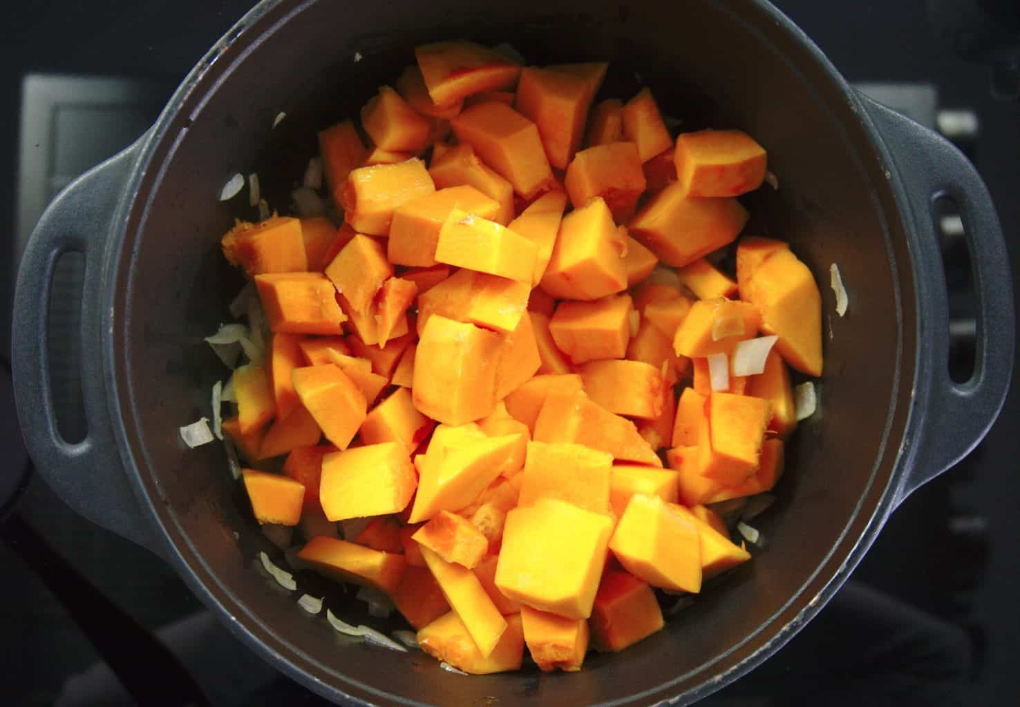 Dutch oven roasted pumpkin soup