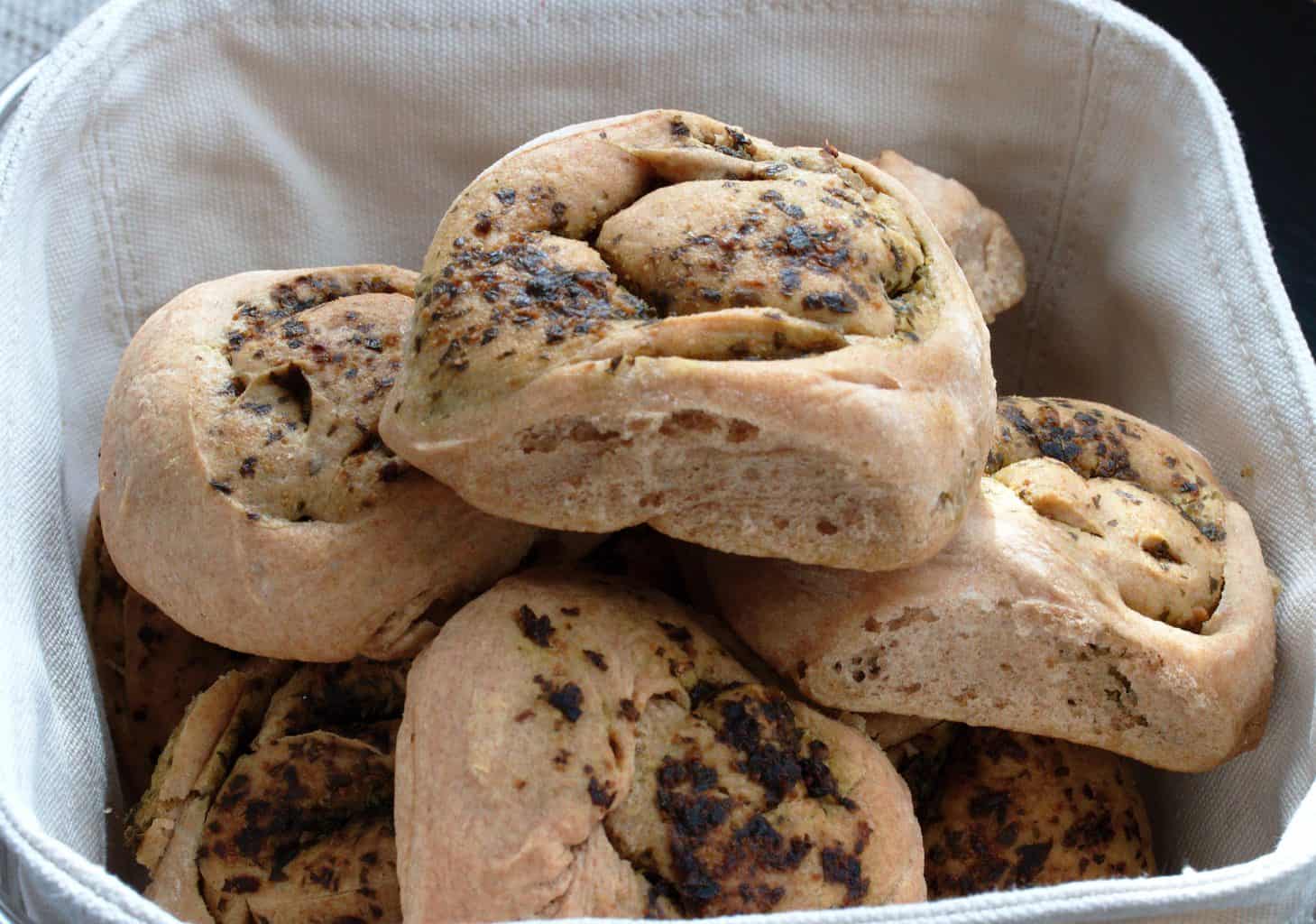 Vegan Sourdough pesto rolls