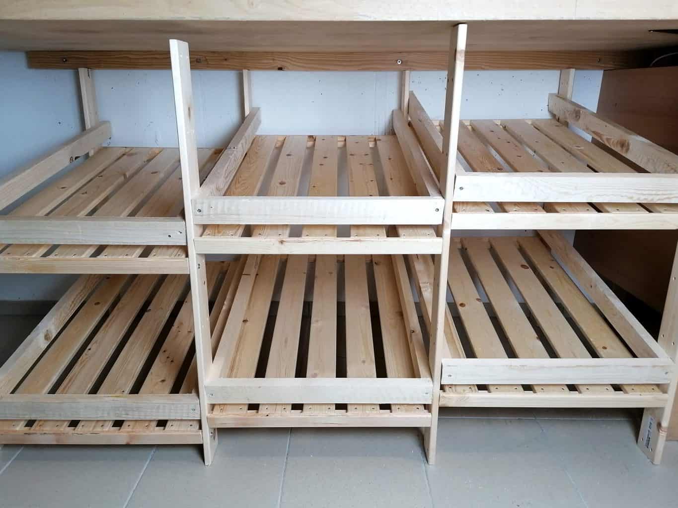 Finished DIY vegetable storage rack